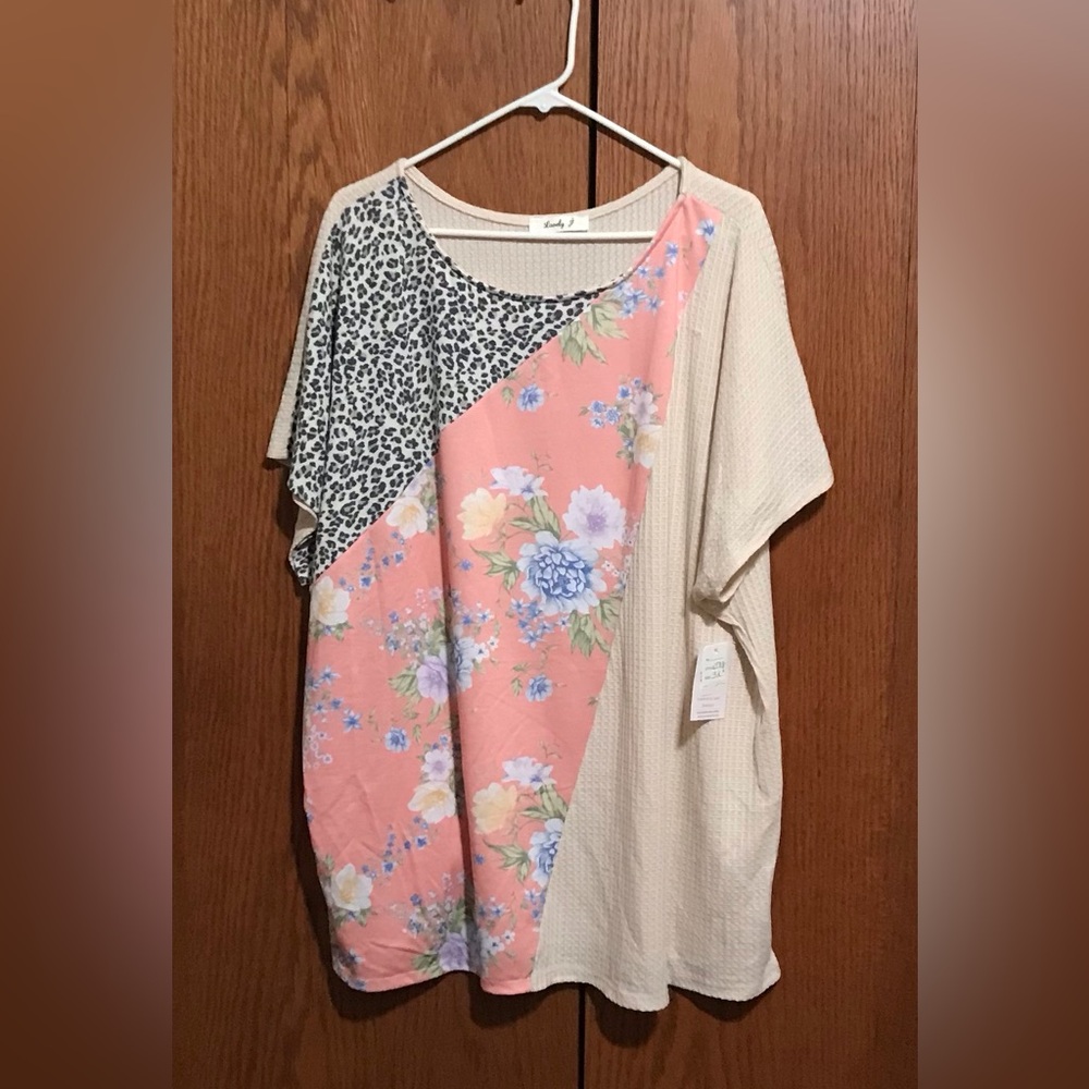 NWT Lovely J Size 3XL Peach Floral Cream Mixed-Print Tunic Top Shirt